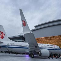 بوئینگ نخستین هواپیمای 737 را از تاسیسات Zhoushan در چین ارائه می دهد
